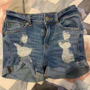 00 Ripped Jean Shorts